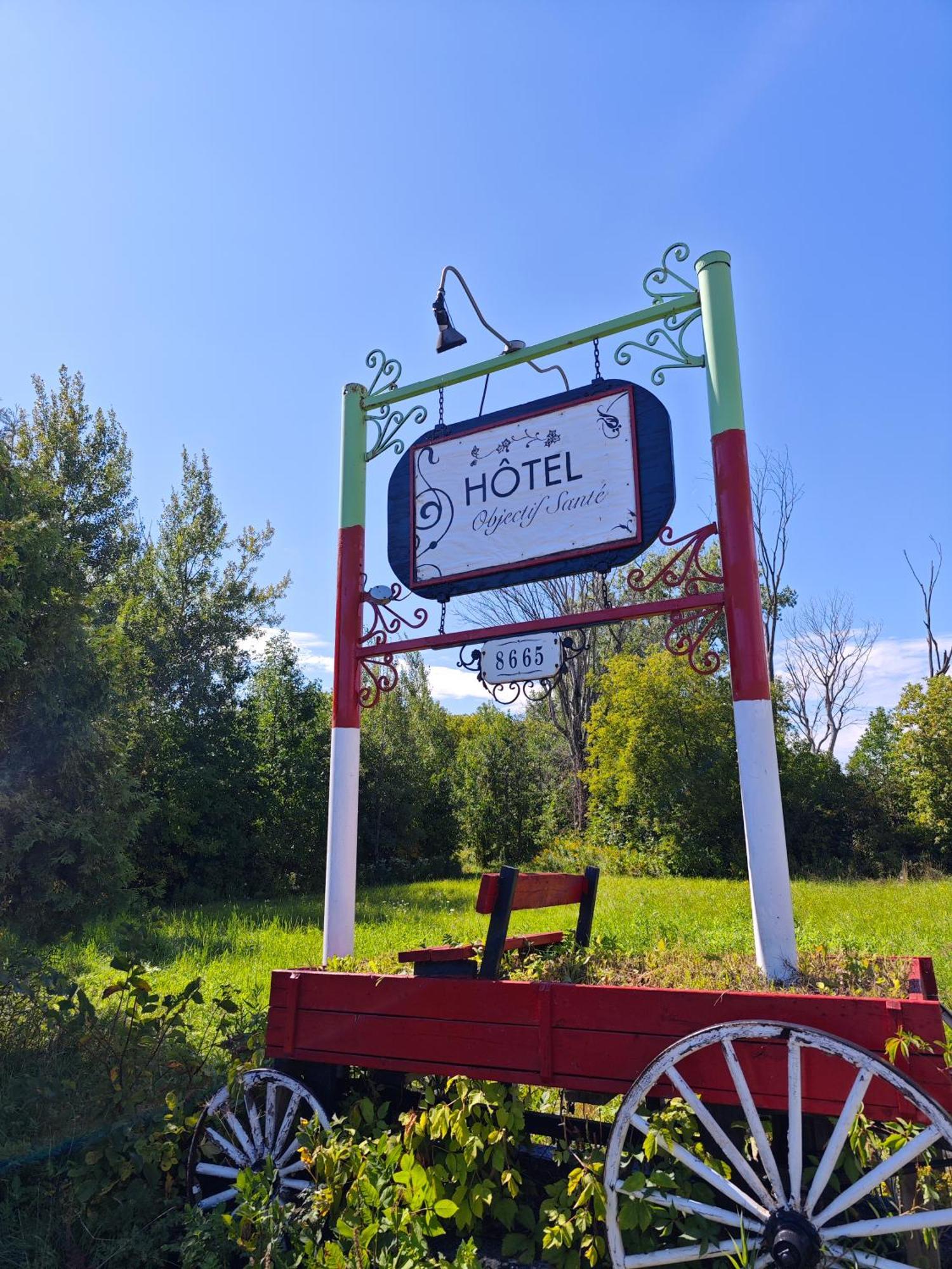 Objectif Sante Hotel Longueuil Exterior photo