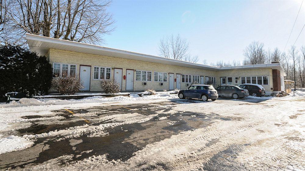 Objectif Sante Hotel Longueuil Exterior photo